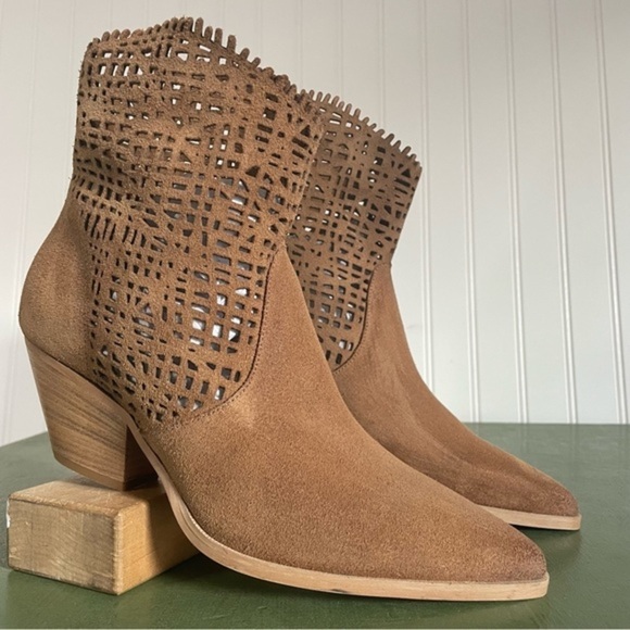 NWT Ron White BRAIDEN Laser Cut Booties in Caramel Antiqued Suede *Italy* - Picture 2 of 11